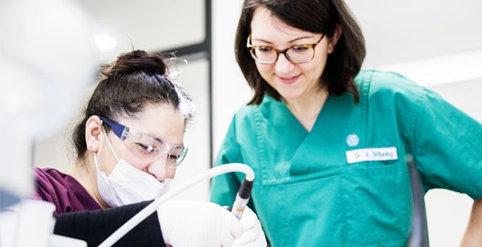 Fortbildung für Zahnmedizinische Fachangestellte.